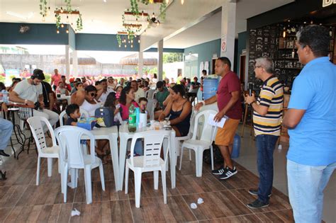 CONFRATERNIZAÇÃO Prefeito Eudes Barros prestigia evento alusivo ao