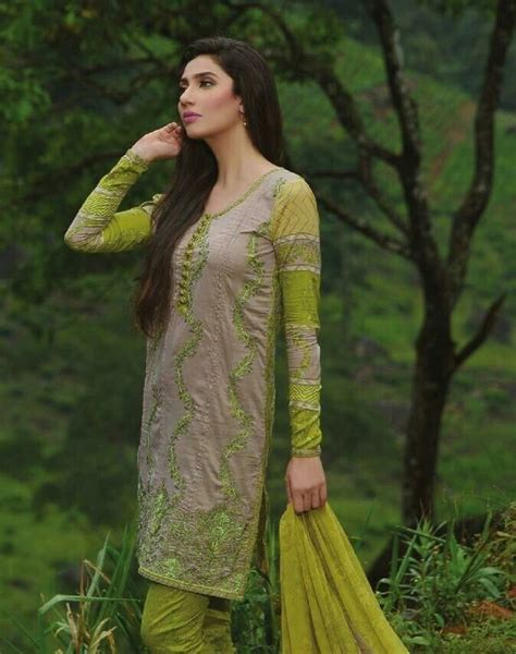 Pin By Niki On A3 Chooridar Pakistani Summer Dresses Pakistani