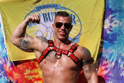 HOT HANDSOME FRIGGIN MUSCLE STUD Photographed By Flickr