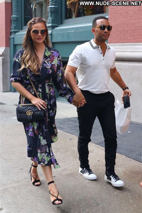 Chrissy Teigen New York New York Babe Paparazzi Posing Hot Beautiful