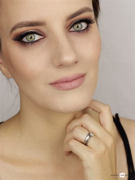 Eine Palette Vier Looks Venus Aura The Beauty And The Blonde