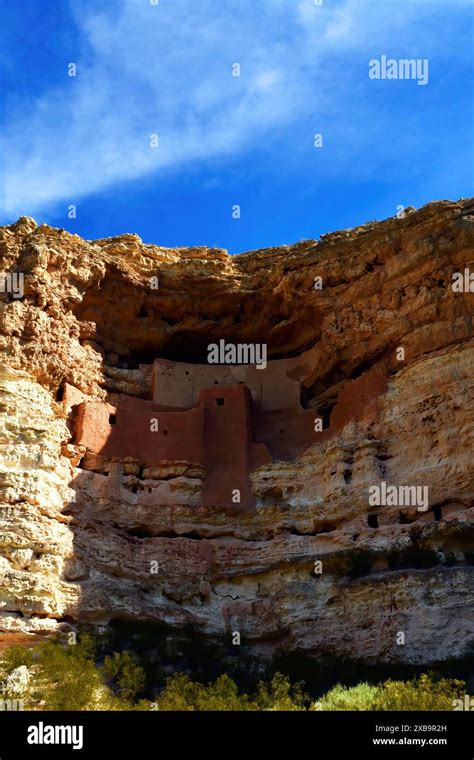 Montezuma S Castle National Monument Cliff Dwelling Ruins Located Near