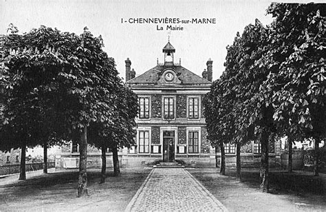 Chennevières sur Marne La Mairie Carte postale ancienne et vue d