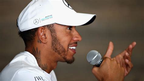 Lewis Hamilton Stays Silent On Paradise Papers Allegations Cnn