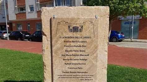 Alzira rinde homenaje a las víctimas del holocausto nazi de la ciudad