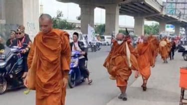 Cerita Di Balik Perjalanan Biksu Dari Thailand Ke Candi Borobudur