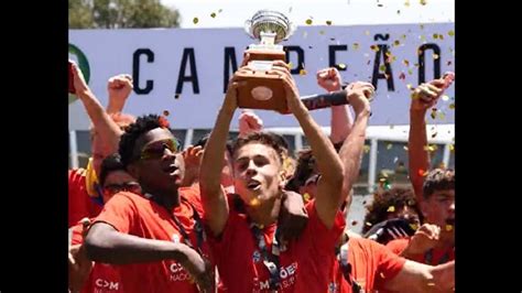 V Deo A Festa Do Benfica No Seixal A Ta A Do T Tulo De Iniciados