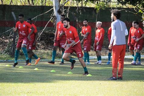 ausências elenco da Lusa se reapresenta e faz treino técnico