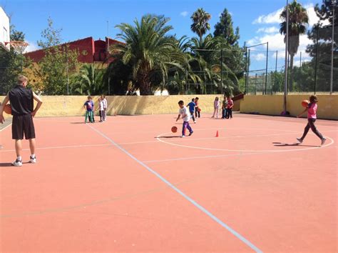 Educaci N F Sica Visita Y Sesiones De Baloncesto A Cargo De