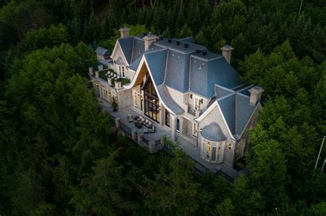 Chateau Du Lac: Luxury Muskoka Living on Lake Rousseau, Canada — Francis York