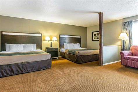 Econo Lodge Inn & Suites - Discover Siskiyou