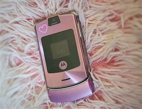 Motorola razr V3i pink