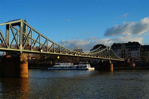 Explore the Main Iron Bridge in Frankfurt - An Engineering Marvel