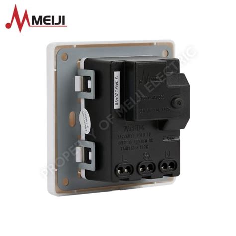 Meiji Ground Fault Circuit Interrupter International Outlet USB Port