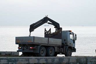 Lorry Crane Rental Singapore | Heavy Lifting and Transport