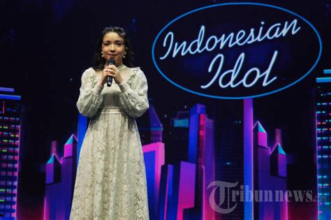 Bunga Tampil Dalam Babak Final Showcase Indonesian Idol Xii Foto