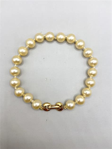 Trifari Pearl Bracelet Gem