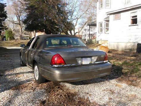 Buy Used 2001 Ford Crown Victoria Base Sedan 4 Door 46l In Morton