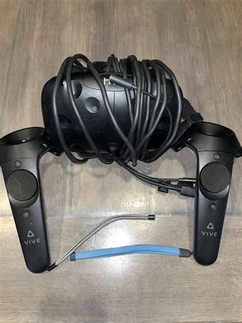 Htc Vive Virtual Reality Headset With Controller Wands Tested