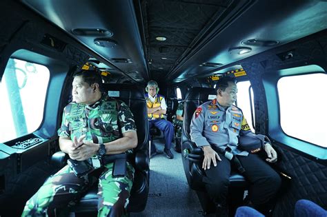 Naik Heli Kapolri Dan Panglima Tni Tinjau Arus Mudik Di Tol Jakarta