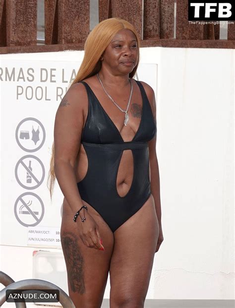 SANDI BOGLE Nude AZNude