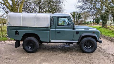 Land Rover Defender High Capacity Pickup