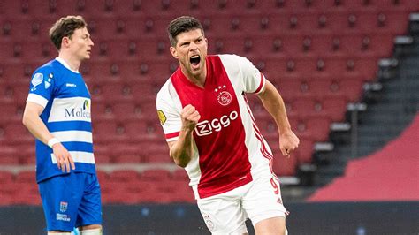 Ajax hire Klaas Jan Huntelaar