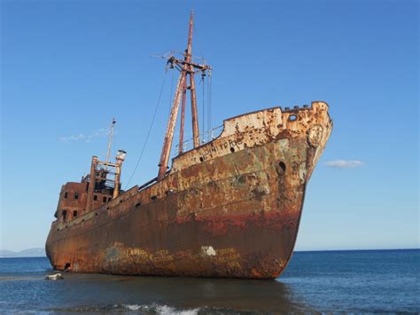 Shipwreck Damaged Ruined Sailboat Sinking Water Mode Of