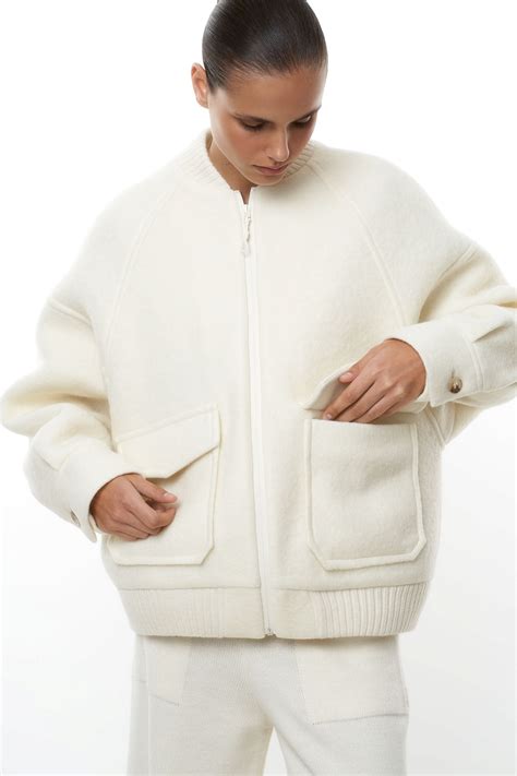 Бомбер из шерсти на молнии купить в интернет-магазине BRUSNIKA