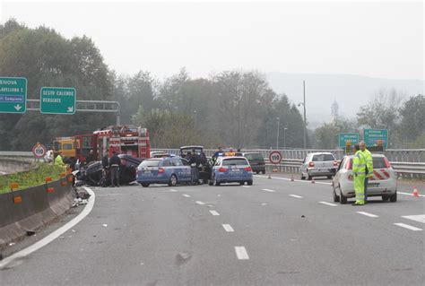 Incidente Mortale A Sesto Calende Auto Si Ribalta Giovane Donna Perde