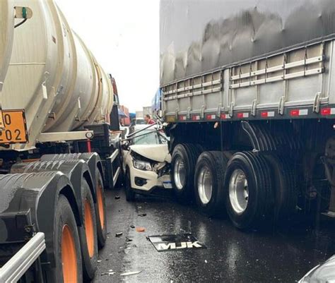 Engavetamento na BR 277 imagens da tragédia CBN Curitiba A Rádio