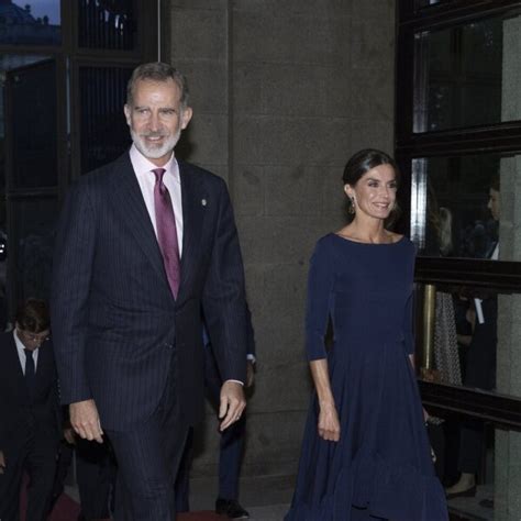 Los Reyes Felipe Y Letizia En El Estreno De La Pera A Da En El