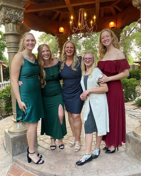 Sister Wives Janelle Brown Celebrates Son Logans Wedding Such A