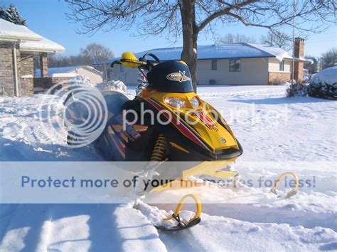 Summit Pics Hardcore Sledder