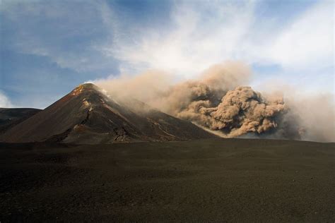 Etna 1080p 2k 4k 5k Hd Wallpapers Free Download Wallpaper Flare