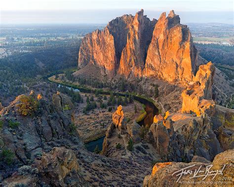 Smith Rock at Sunrise, Eastern Oregon : Art in Nature Photography