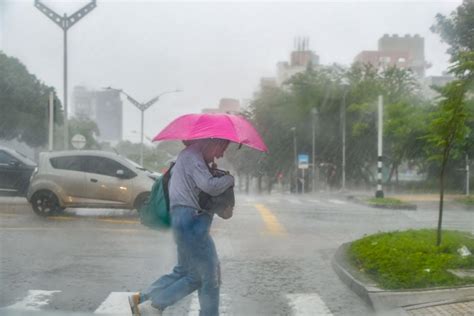 Distrito Atiende Emergencias Ocasionadas Por Lluvia Y Fuertes Vientos