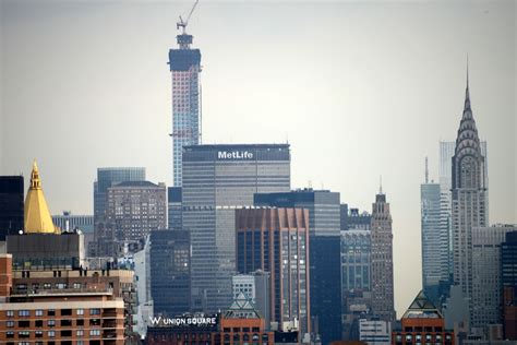 09-06 432 Park Being Built, MetLife, Chrysler Building From Rooftop ...