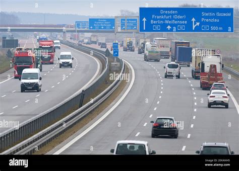 Sechs Fahrspuren Fotos Und Bildmaterial In Hoher Aufl Sung Alamy