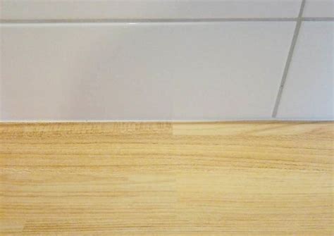 Как сделать стык фартука и столешницы без плинтуса на кухне ...