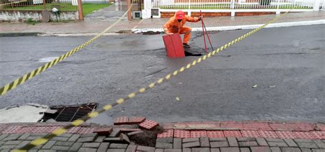 Eros O Abre Cratera Em Rua De Chapec Ap S Chuva Torrencial