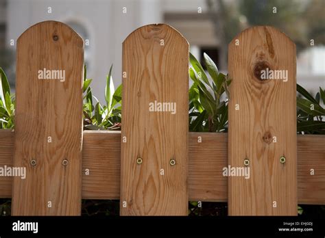 Wood garden fence Stock Photo - Alamy