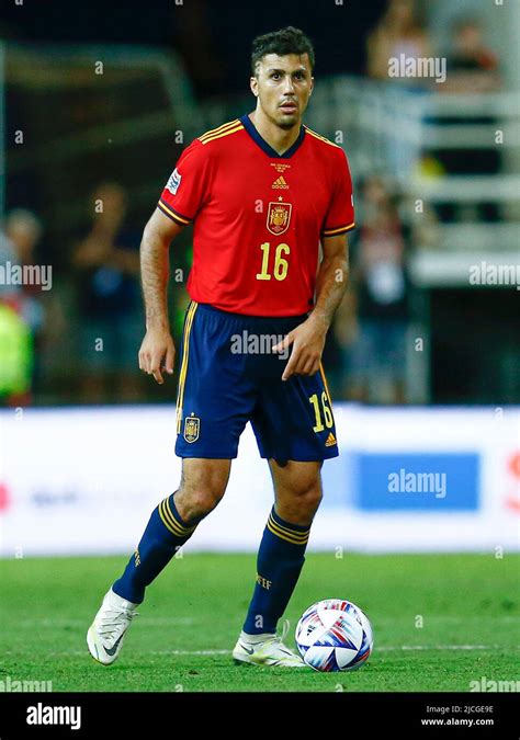 Rodrigo Hernández Rodri de España durante el partido de la Liga de