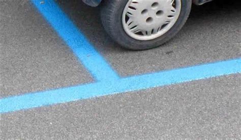 Parcheggio A Pagamento Strisce Blu Nelle Aree Di Sosta Presso L