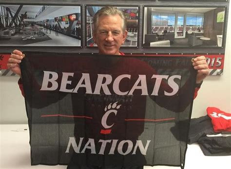 Tommy Tuberville gets into it with fan after latest loss (Video ...