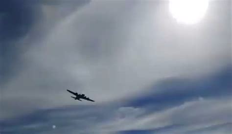 Two Planes Collide Mid Air During A Air Show In Dallas Texas R