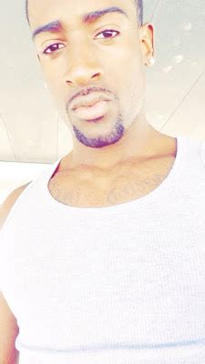 gay vivo os dotados olha só o tamanho da pica desse cara