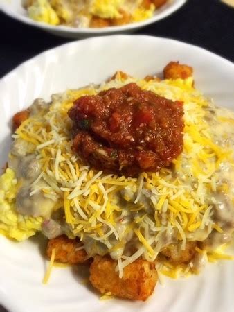 Tater Tot Breakfast Bowl With Sausage Gravy