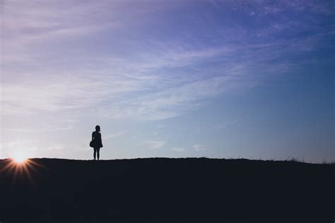 Kostenlose Foto Horizont Silhouette Person Berg Licht Wolke