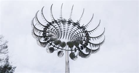 Beautiful Giant Kinetic Art Sculptures Powered by the Wind